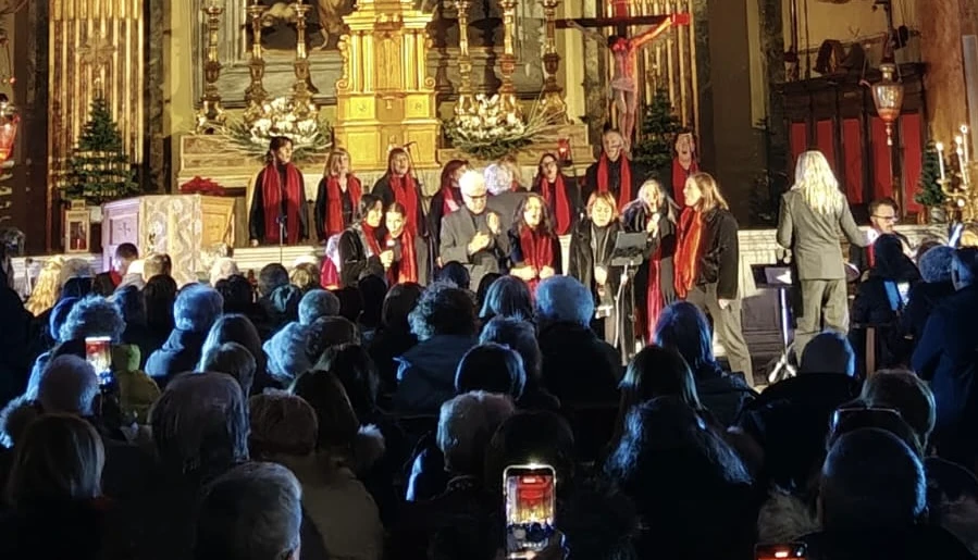 Marcello Cirillo in concerto durante il tour Gospel della Pace